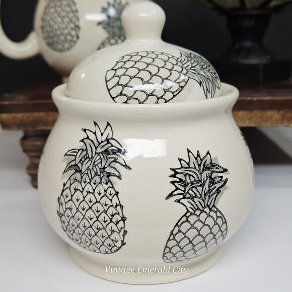 Vtg Signature Housewares Black Pineapples & White Lidded Sugar Bowl Dish Set / 2 - Picture 3 of 12